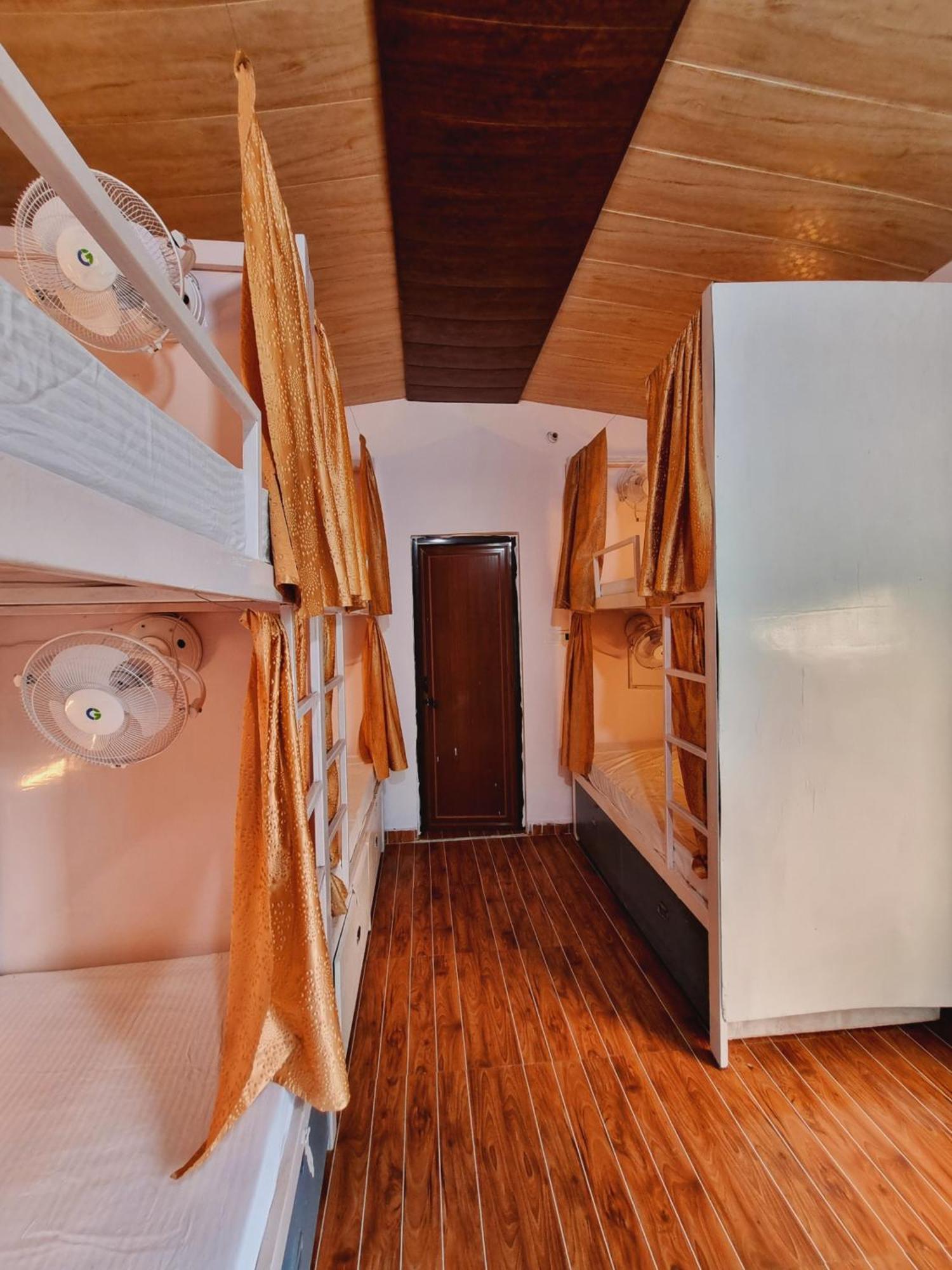 Landlopers Hostel Rishīkesh Dış mekan fotoğraf
