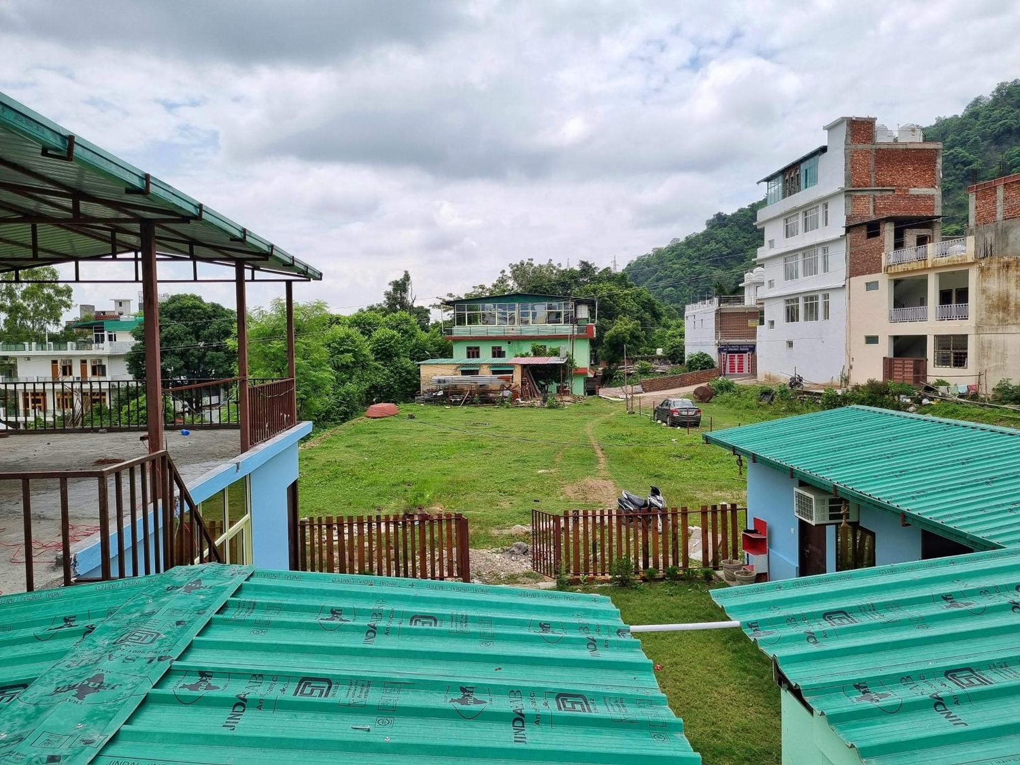 Landlopers Hostel Rishīkesh Dış mekan fotoğraf