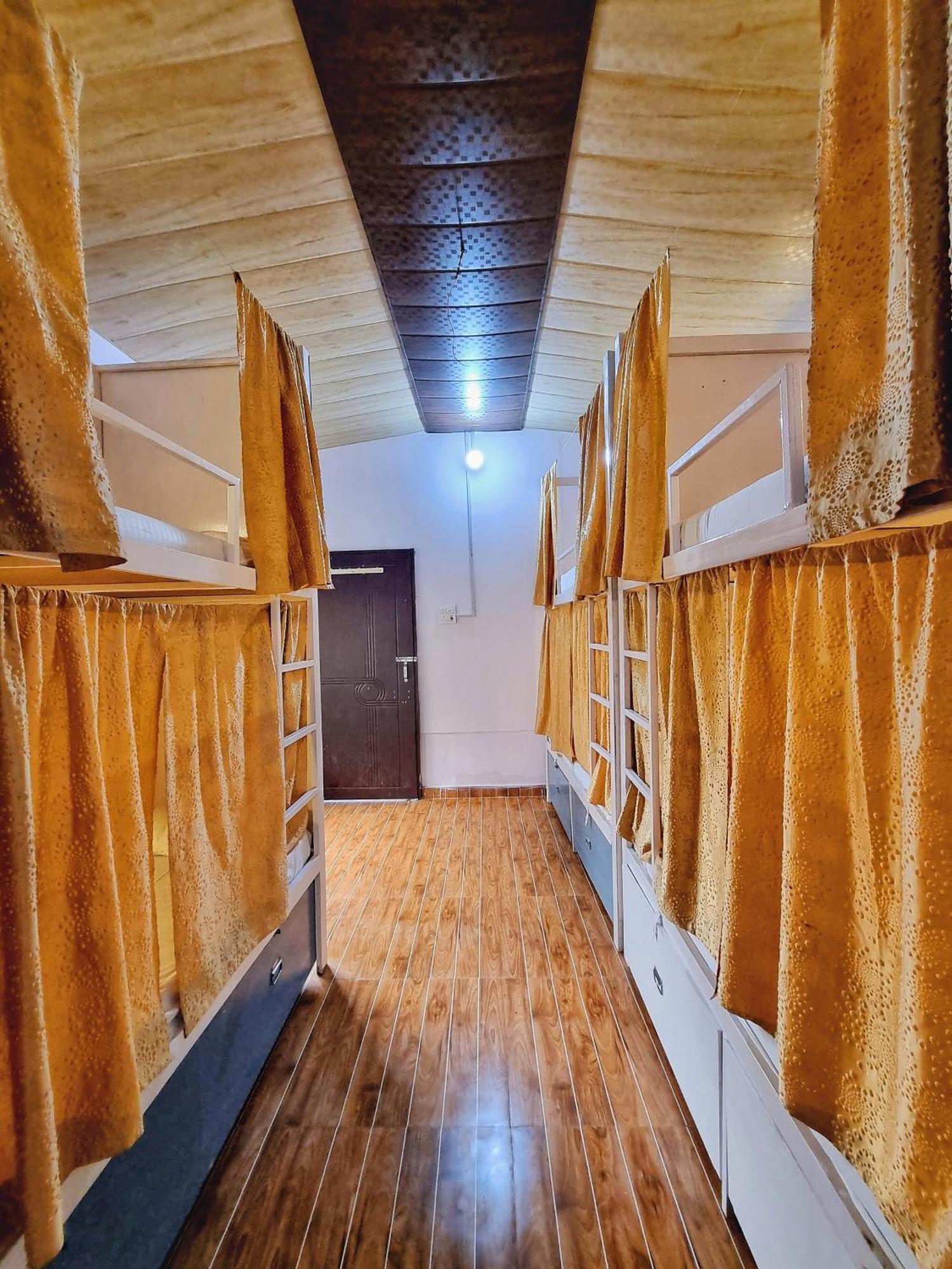 Landlopers Hostel Rishīkesh Dış mekan fotoğraf