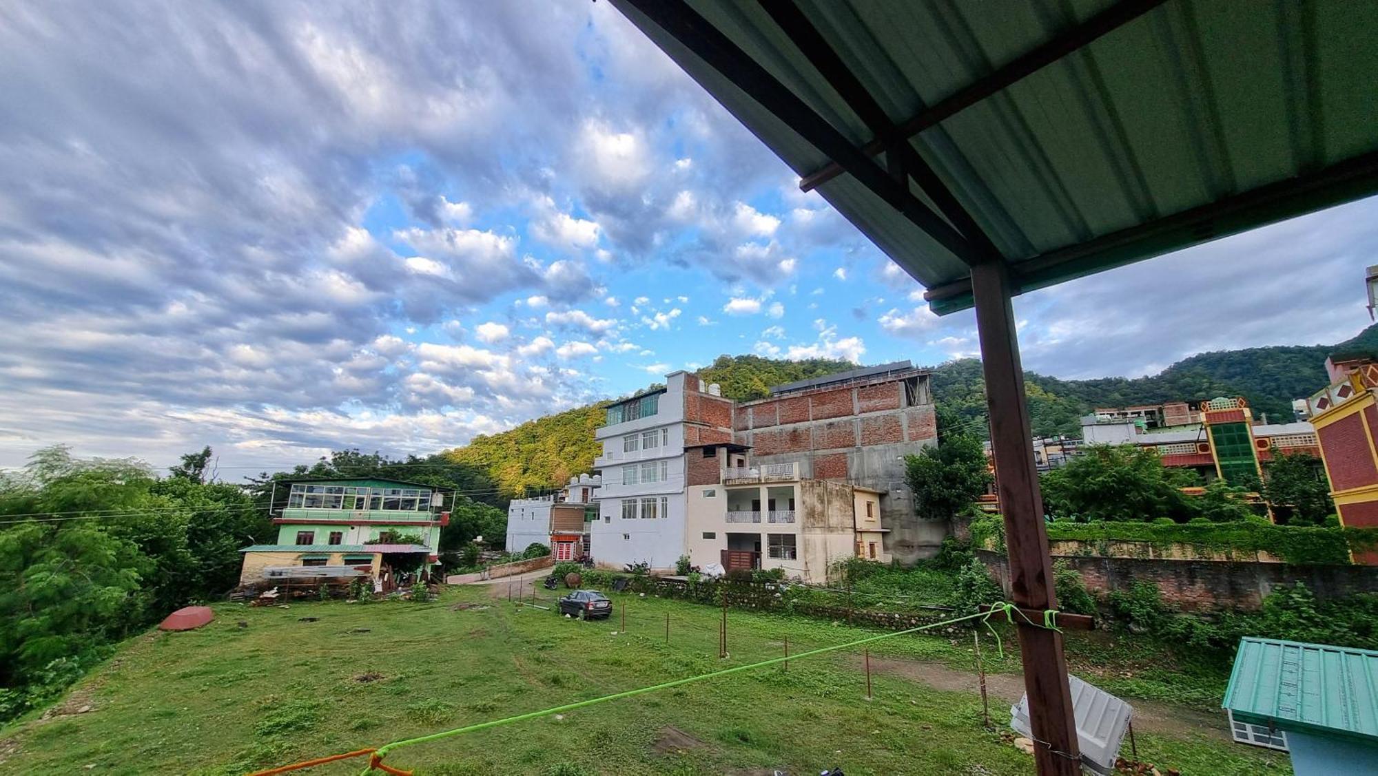 Landlopers Hostel Rishīkesh Dış mekan fotoğraf