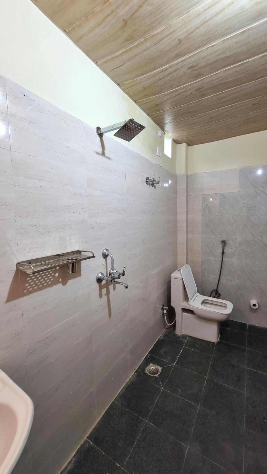 Landlopers Hostel Rishīkesh Dış mekan fotoğraf