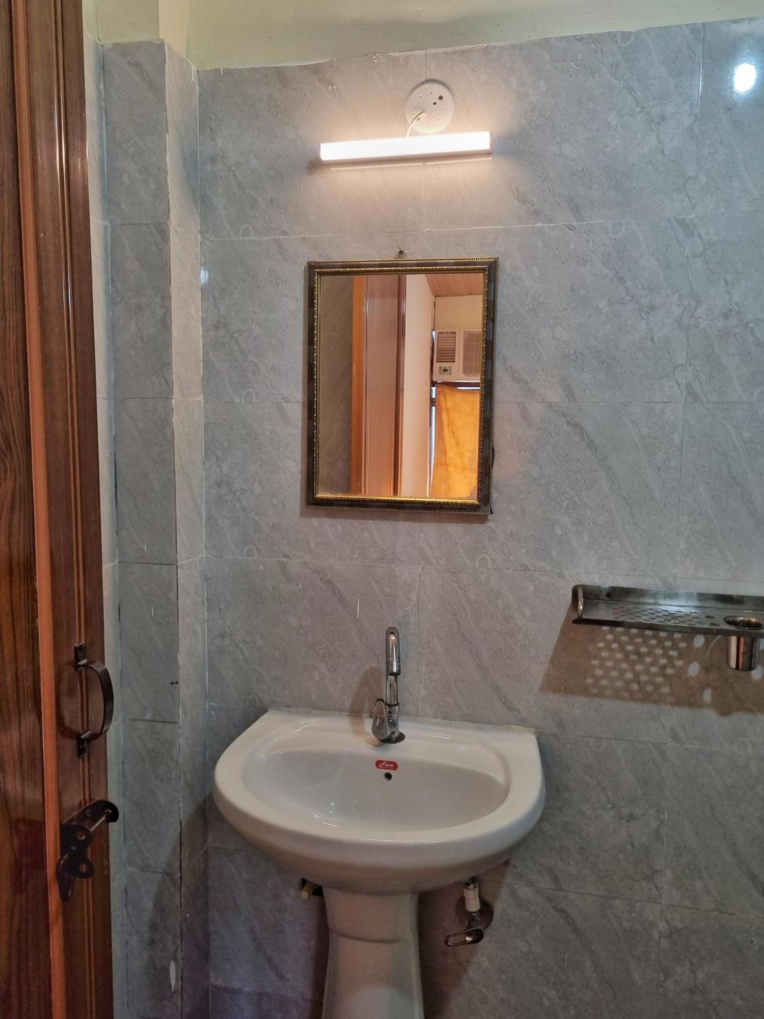 Landlopers Hostel Rishīkesh Dış mekan fotoğraf