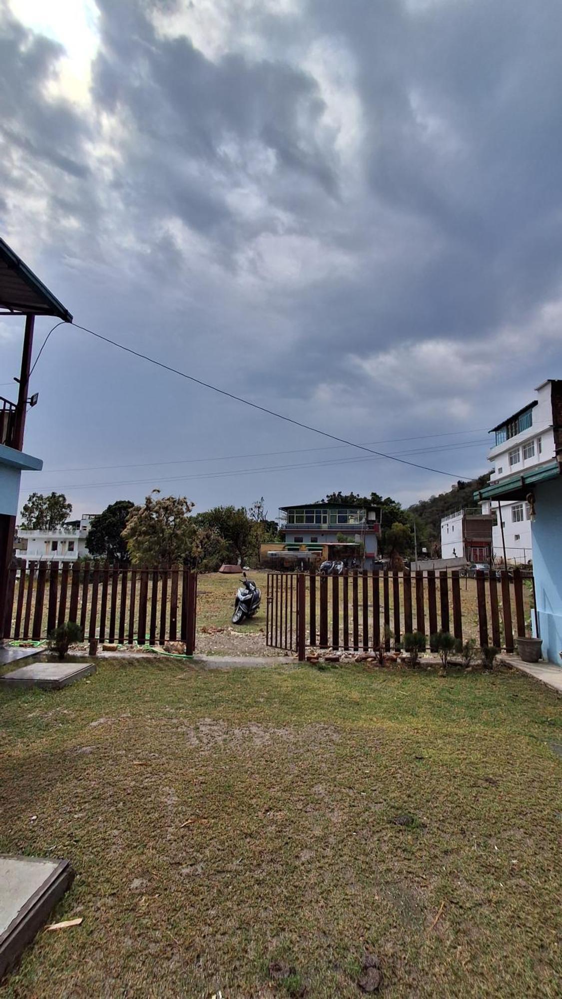 Landlopers Hostel Rishīkesh Dış mekan fotoğraf